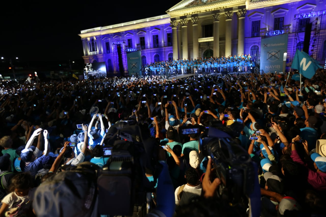 Ministerio de Cultura gastó $112,000 en nuevas luminarias para el Palacio Nacional