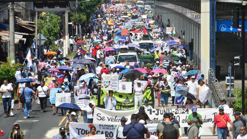 Protestas El Salvador: Ciudadanos rechazan el régimen de excepción y denuncian corrupción y desfalco