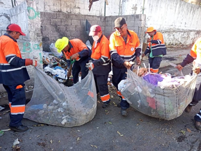 Gobierno propone quitar la mitad de las tasas de recolección de desechos a las alcaldías para crear una autoridad nacional