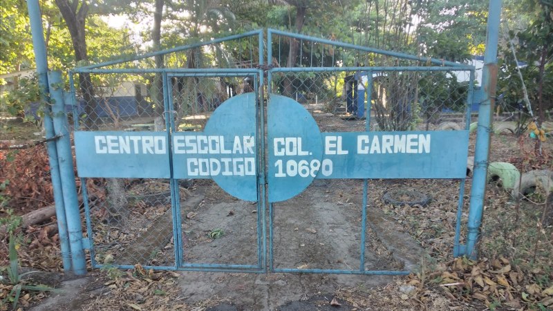 MINED cierra 18 centros escolares en Sonsonate, generando rechazo entre padres de familia