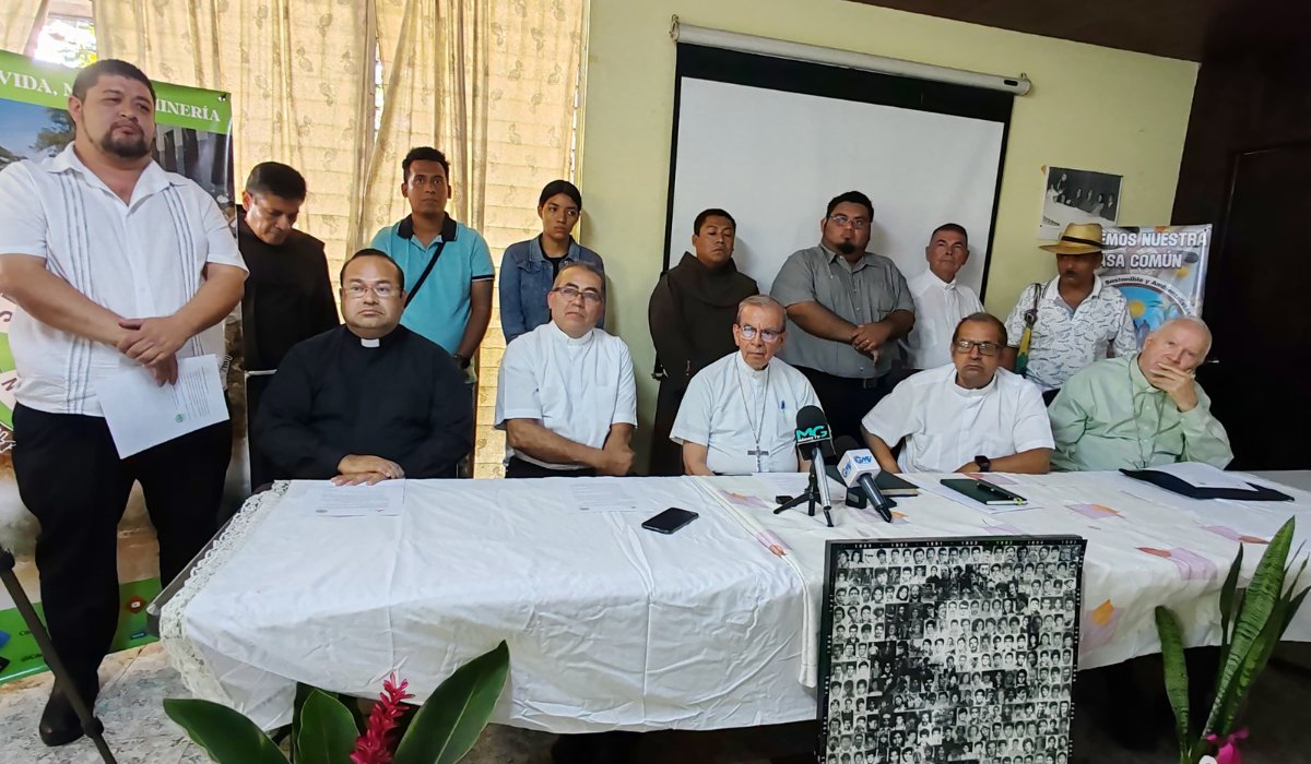 Iglesia católica salvadoreña: "La vida vale más que el oro"