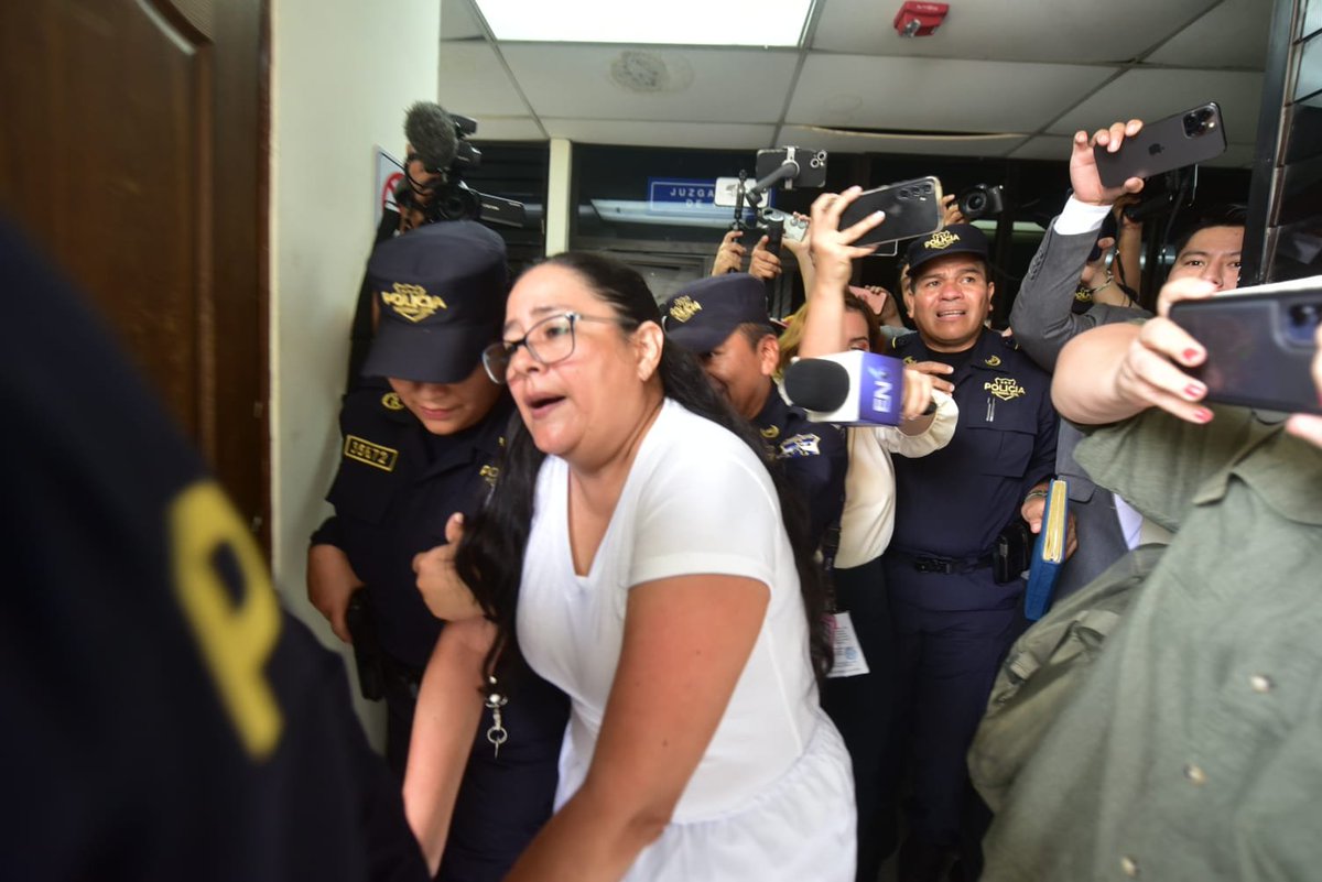 Ruth López: "¡No me van a callar!" "¡Un juicio público quiero!"