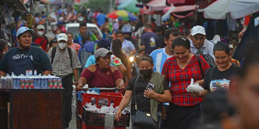 La deflación se afianza en El Salvador: caída de precios refleja menor demanda y empleo