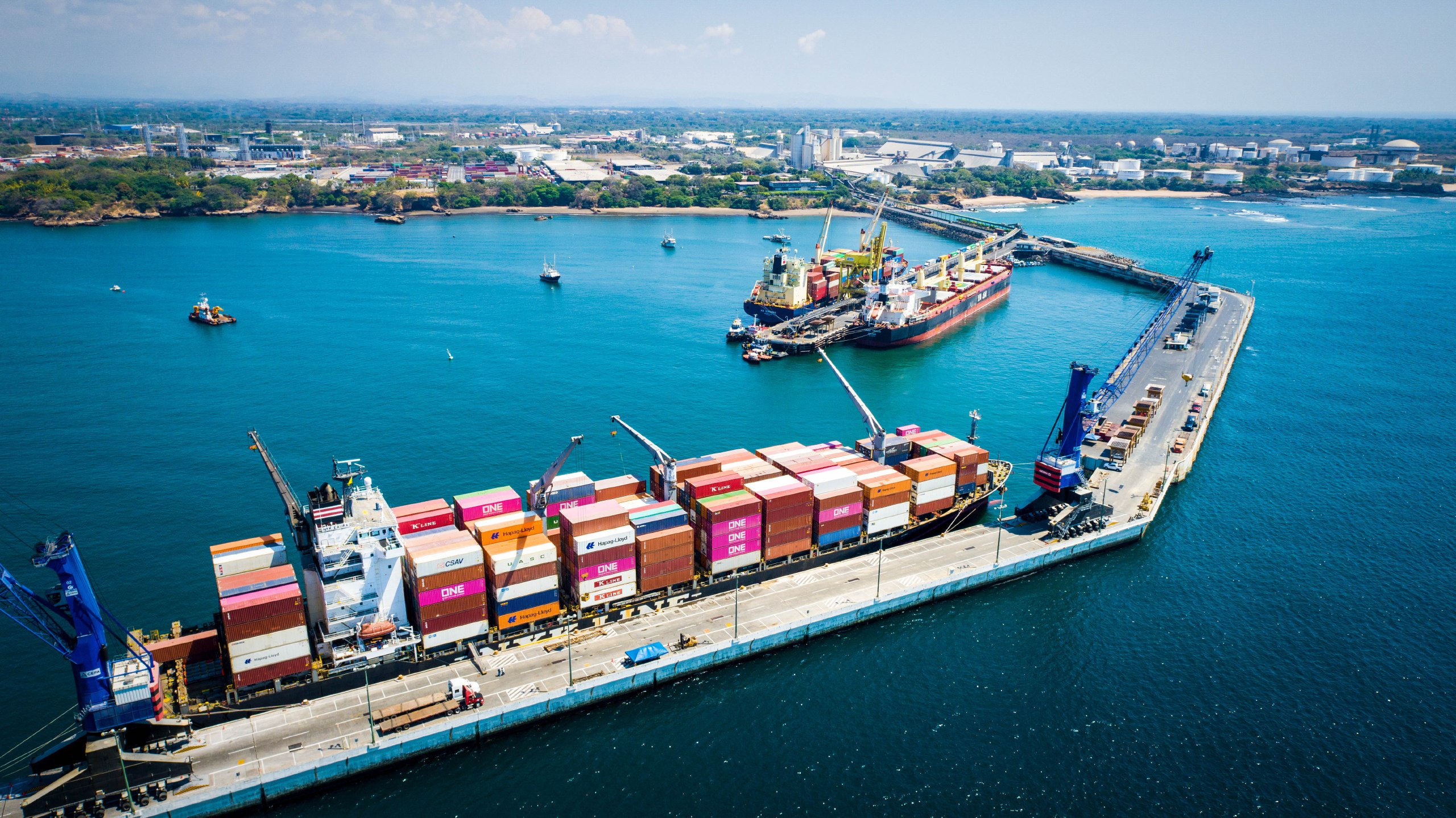 COEXPORT pide acción urgente al Gobierno por arancel del 10% impuesto por EE. UU.
