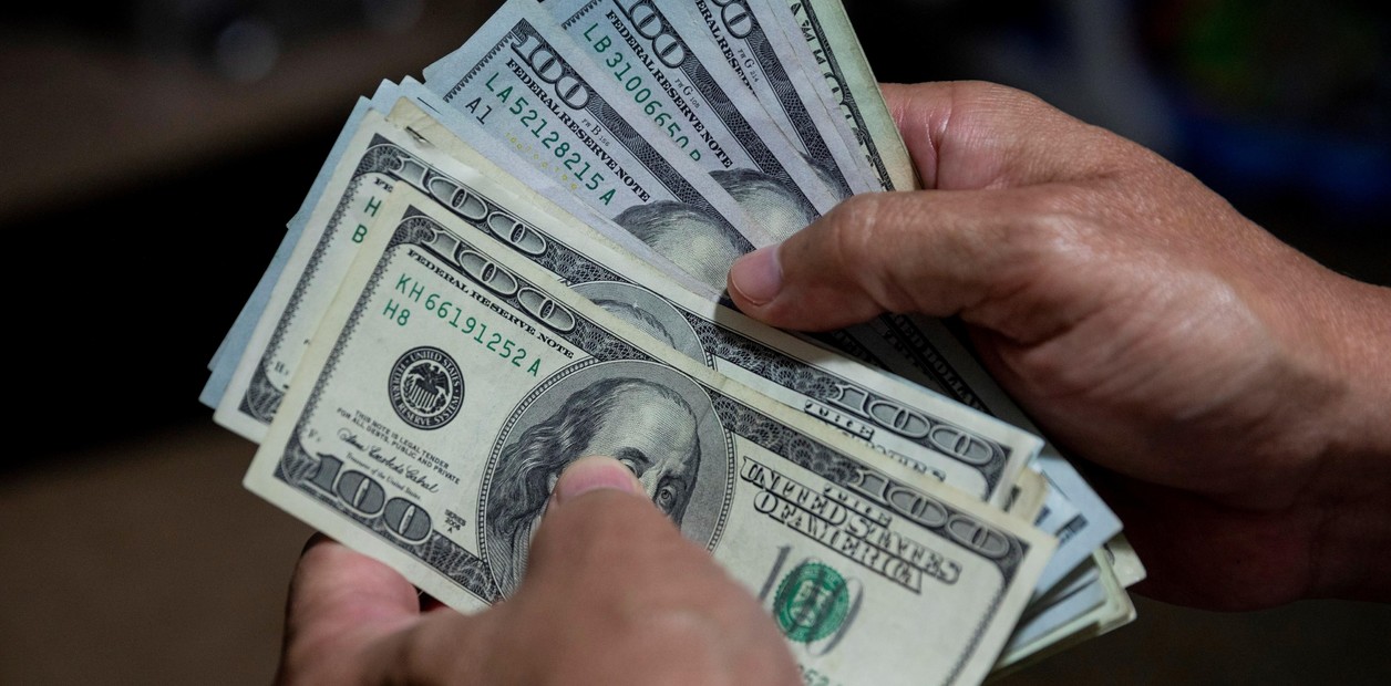 Gobierno reforma reglamento de compras públicas para facilitar contratos sin licitación en proyectos estratégicos