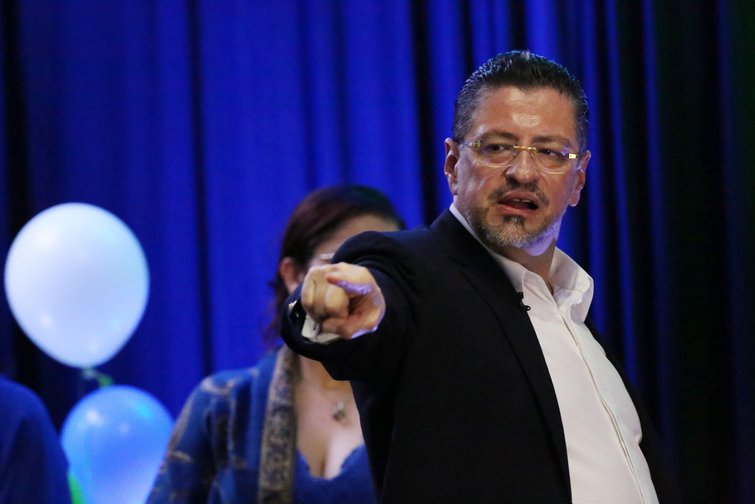 Rodrigo Chaves denuncia “golpe de Estado judicial” en Costa Rica tras pedido de desafuero por corrupción
