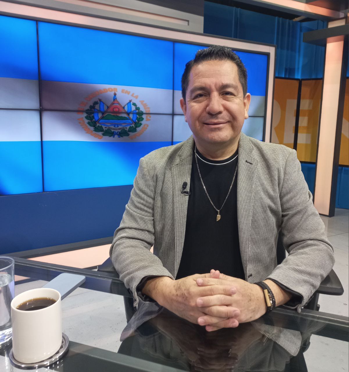 "Habría que canonizar a la ministra Karla Trigueros", dice presidente de Colegios Privados por medidas disciplinarias