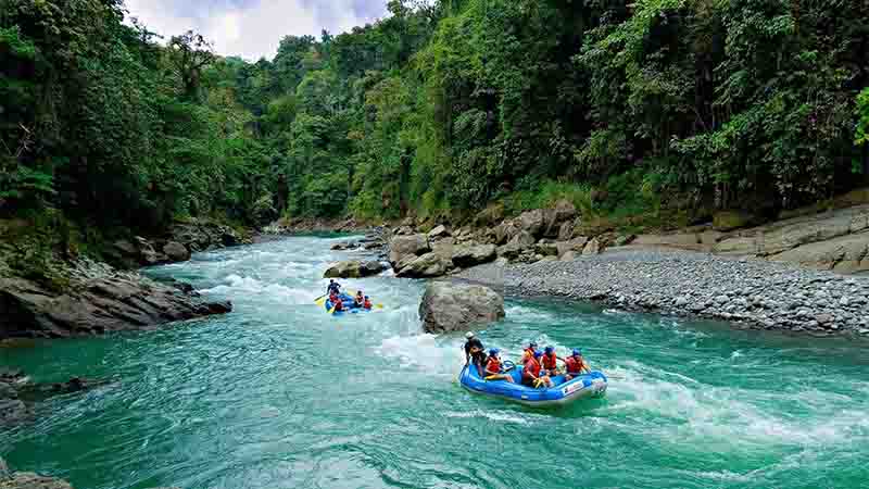 Costa Rica lidera el turismo de alto valor en Centroamérica con el mayor gasto promedio por visitante