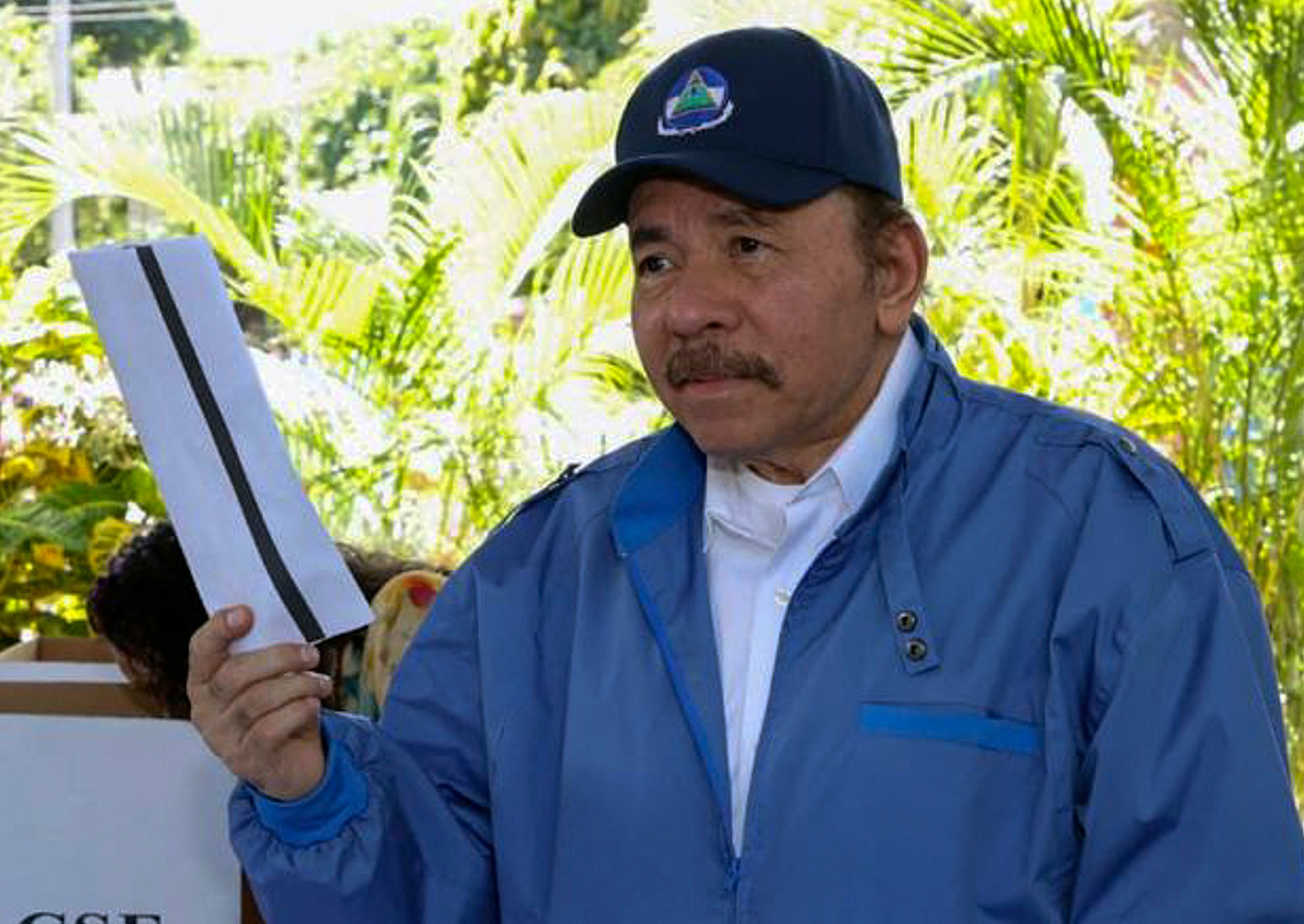 Nueva ley en Nicaragua obliga a compañías telefónicas a entregar datos de usuarios al régimen de Ortega