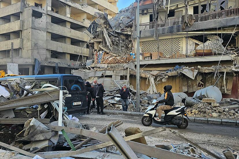 Irán amenaza con romper el alto al fuego si continúan ataques contra Hezbolá en Líbano