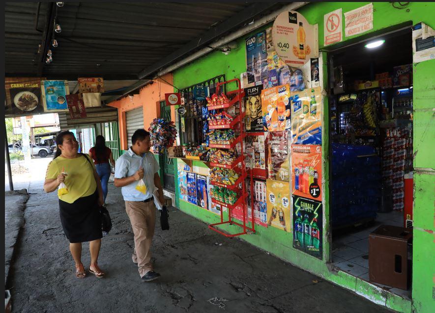 Tiendas de colonia generan hasta $3,000 millones al año en El Salvador