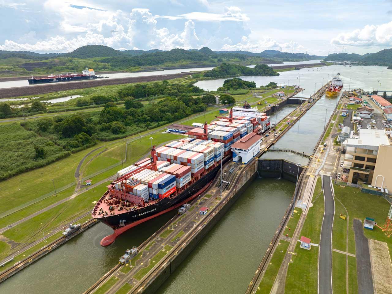 Cruzar el Canal de Panamá supera el millón de dólares por alta demanda