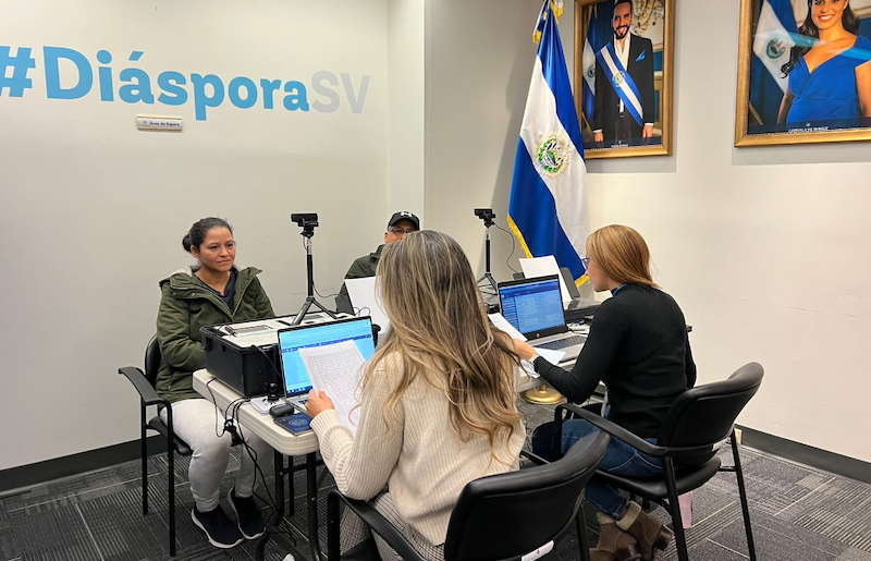 Se desacelera crecimiento del registro de salvadoreños en el exterior tras fuerte alza en 2026