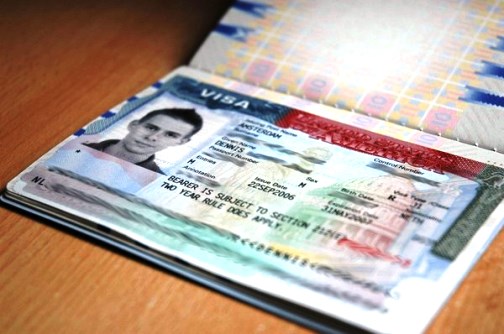 Salvadoreños con visas temporales deberán abandonar EE. UU. para gestionar residencia