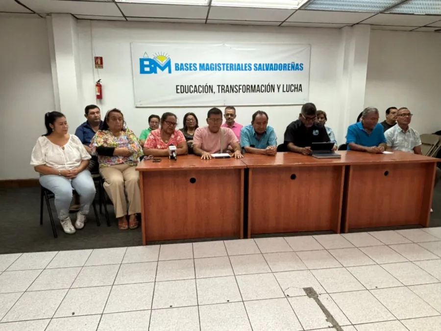 Más de 500 docentes jubilados denuncian pago incompleto de compensación por retiro voluntario