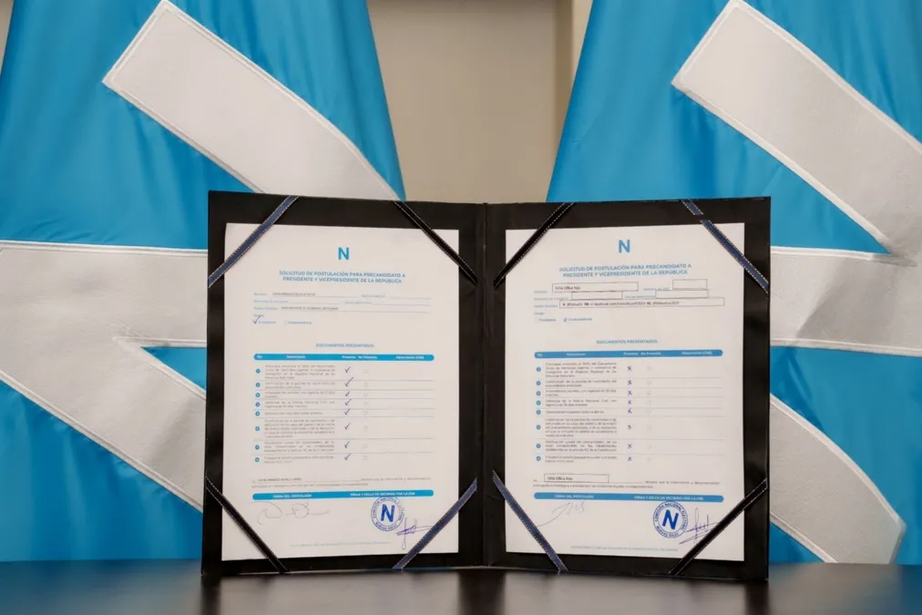 Nayib Bukele y Félix Ulloa oficializan  precandidatura para las elecciones presidenciales de 2027