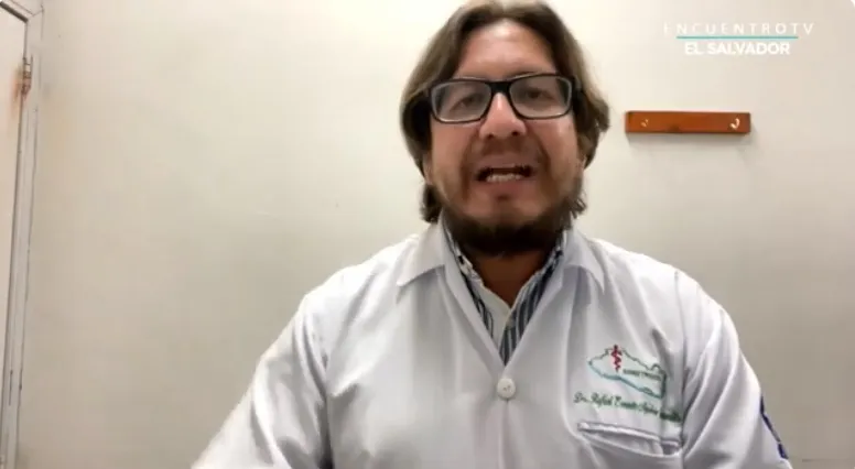 Candidato del FMLN mantendría DoctorSV, pero trasladaría médicos a hospitales públicos