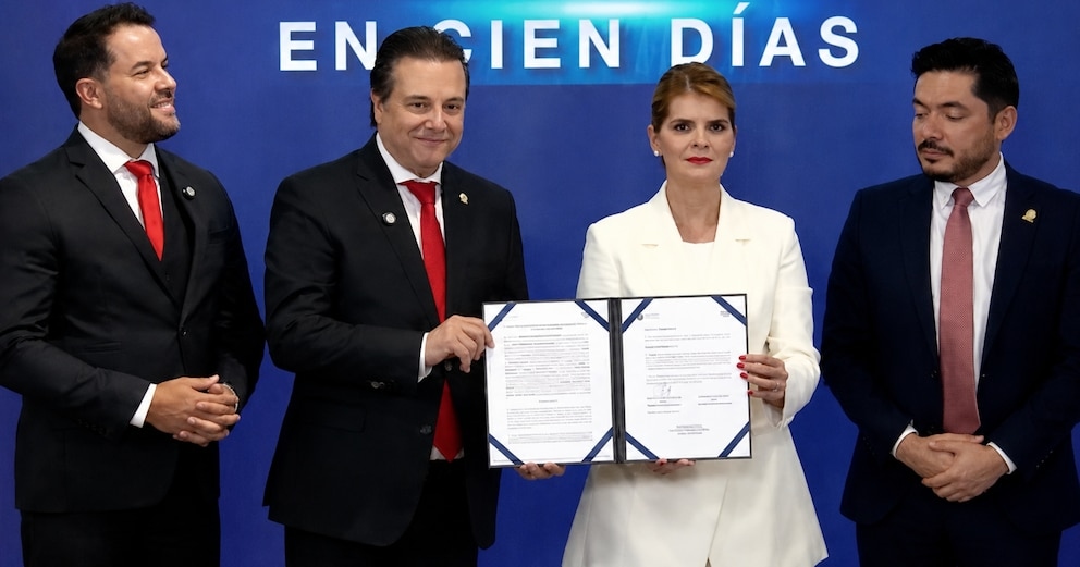 Costa Rica otorgará 30,000 becas de universidad mexicana a docentes para fortalecer su formación profesional