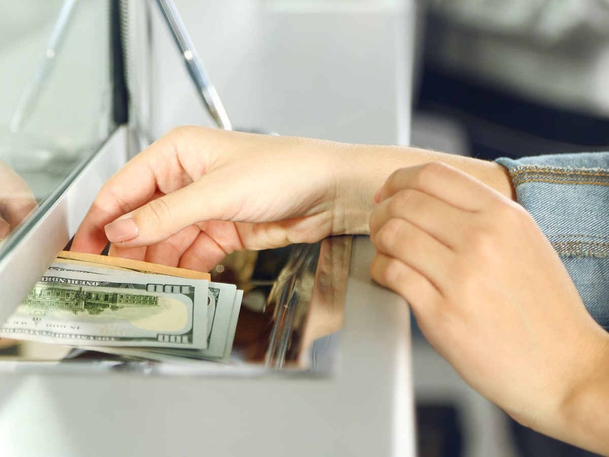 El Salvador recibió $5,924.8 millones en remesas hasta julio, pero crecimiento se desacelera