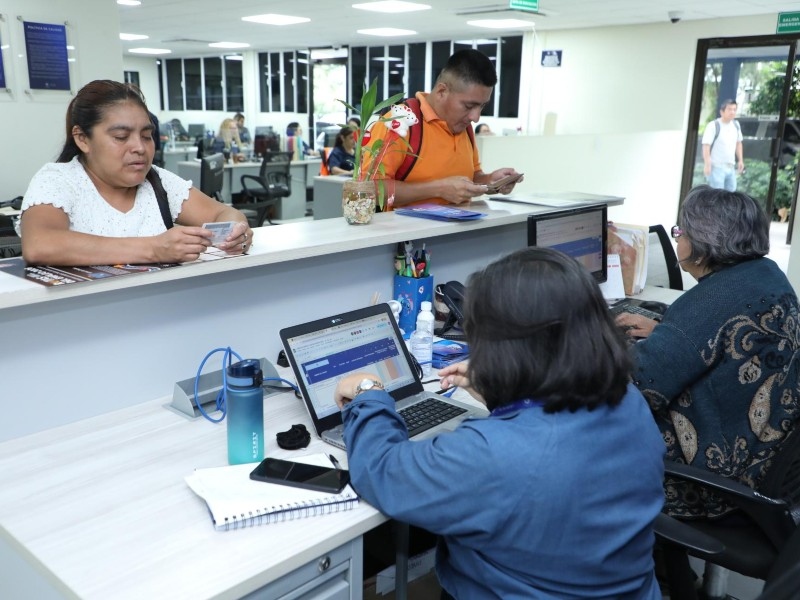 El Salvador discutirá jornada laboral de cuatro días de trabajo y tres de descanso
