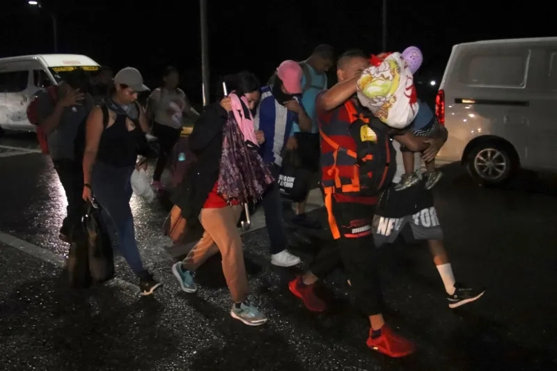 Caravana con más de 600 migrantes, entre ellos salvadoreños, avanza por México rumbo a Estados Unidos