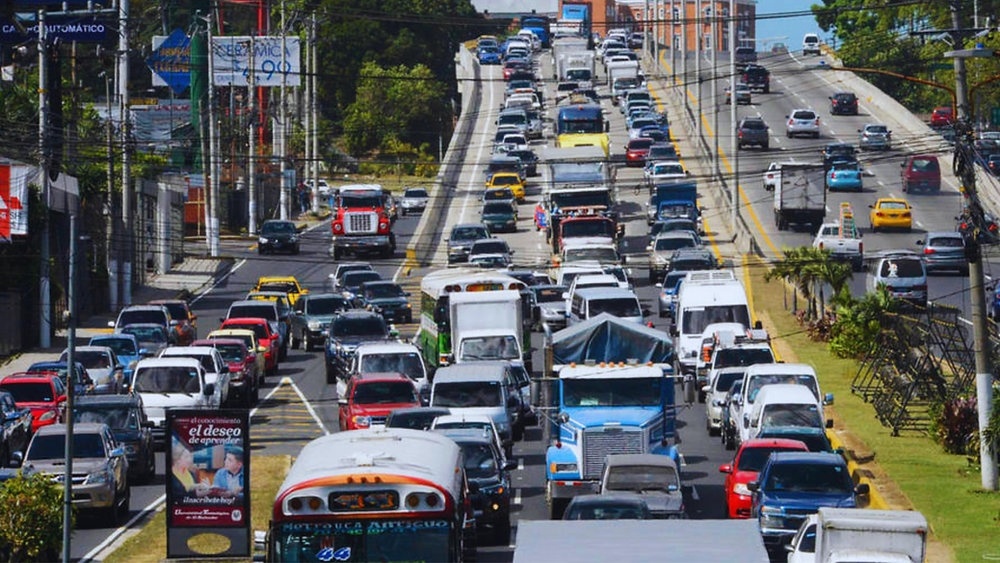 Tráfico vehicular golpea la productividad de las empresas en Centroamérica, revela estudio