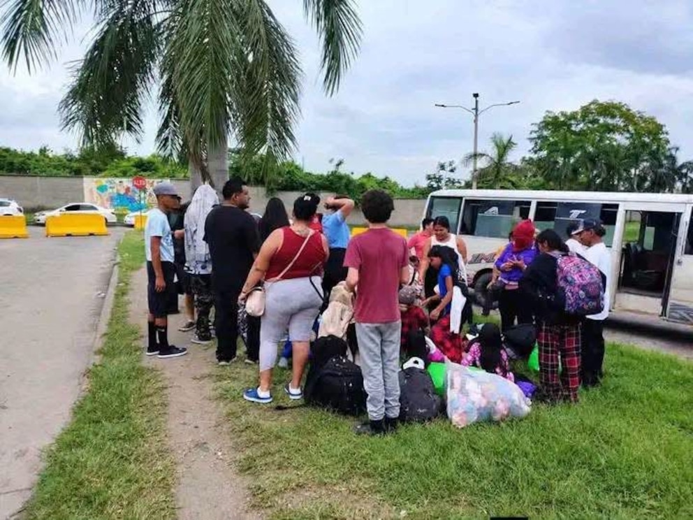 Casi 500 hondureños salen en nueva caravana migrante en busca de mejores oportunidades