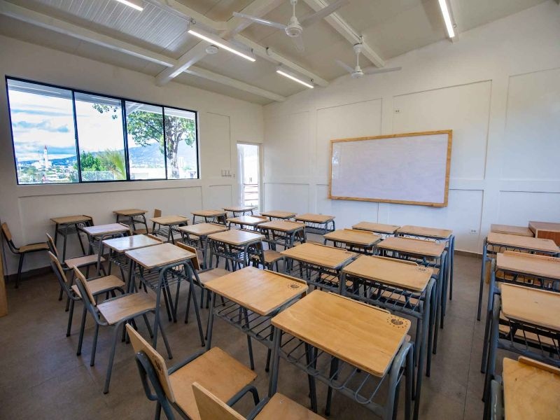 OCDE advierte escasez de profesores y alerta sobre crisis de contratación en sistemas educativos