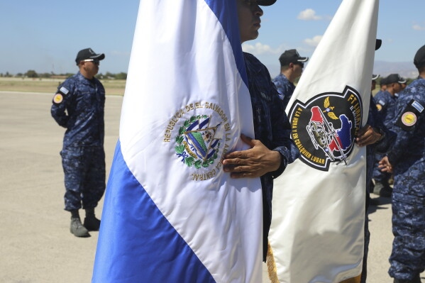 Incertidumbre por cuatro soldados de El Salvador desaparecidos durante operación contra pandillas en Haití